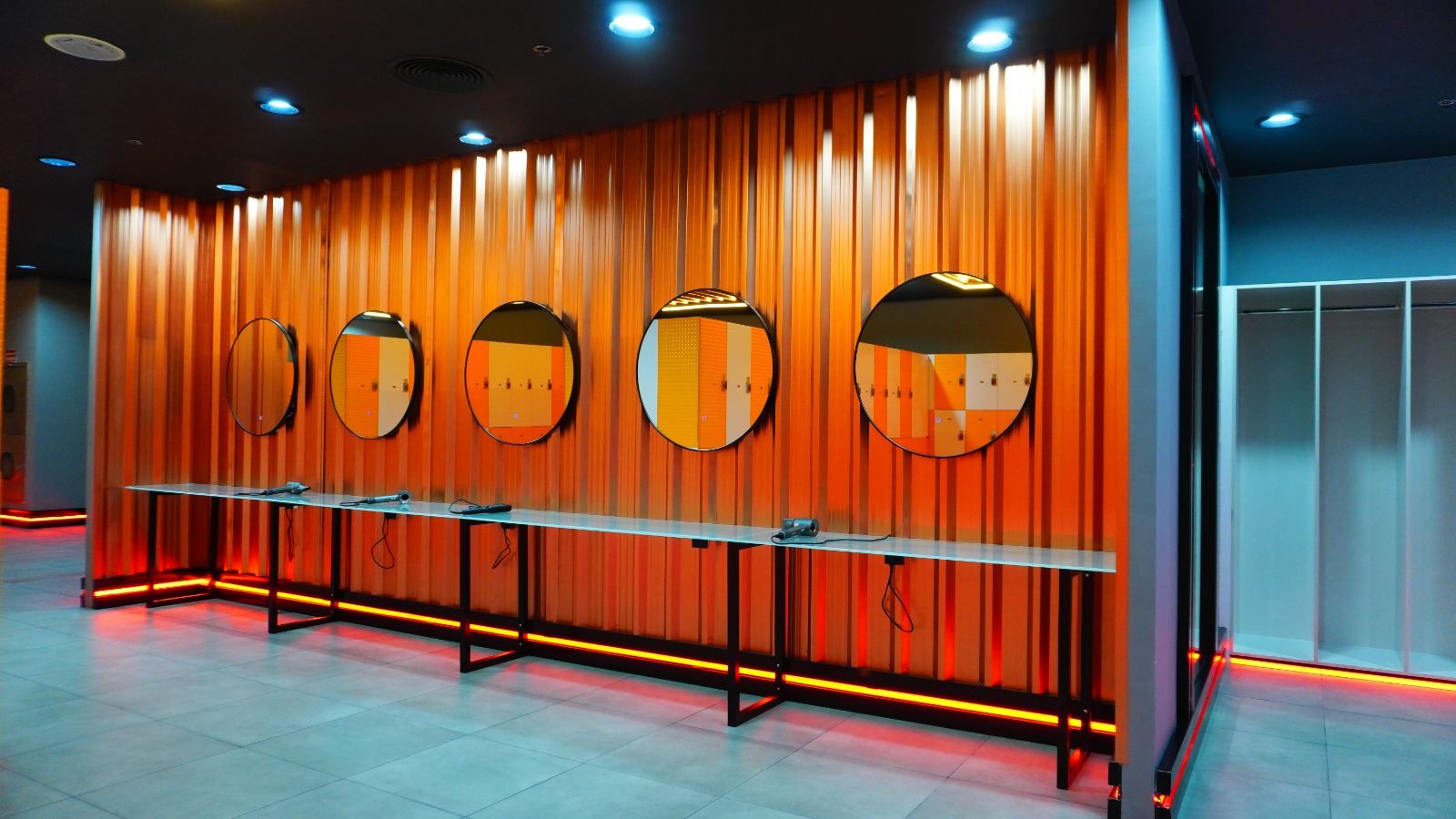 Ladies changing facilities at Face Off Fitness Rashidiya